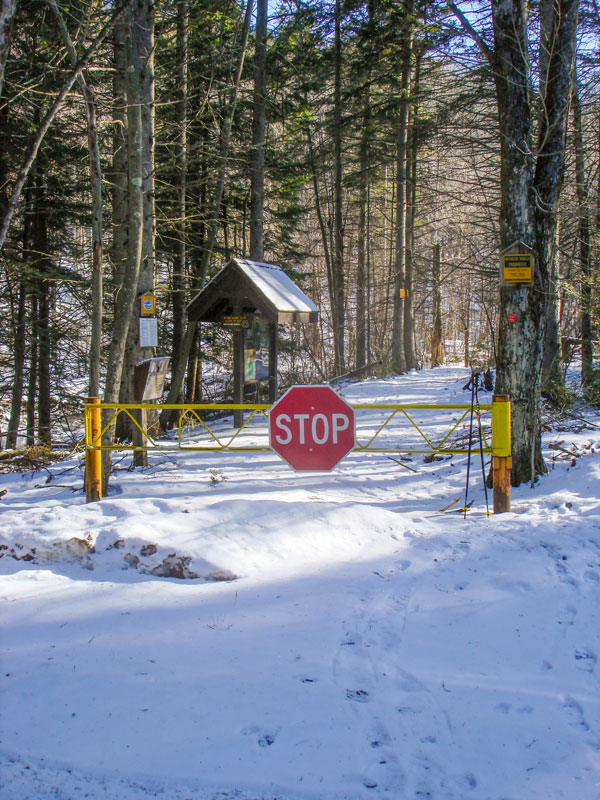 Trailhead to Rider Hollow Parking Area for hike to Balsam Mountain