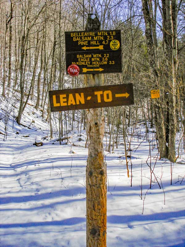 Trail Junction for Mine Hollow Trail and McKenley Hollow Trail