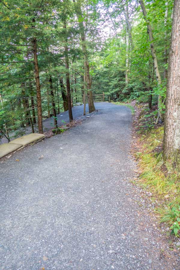 Trail down to kaaterskill falls viewing platform