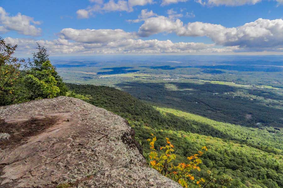 Eagle Ledge on the southeastern side of the escarpment trail