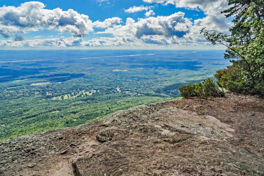 Eagle Ledge on the southeastern side of the escarpment trail