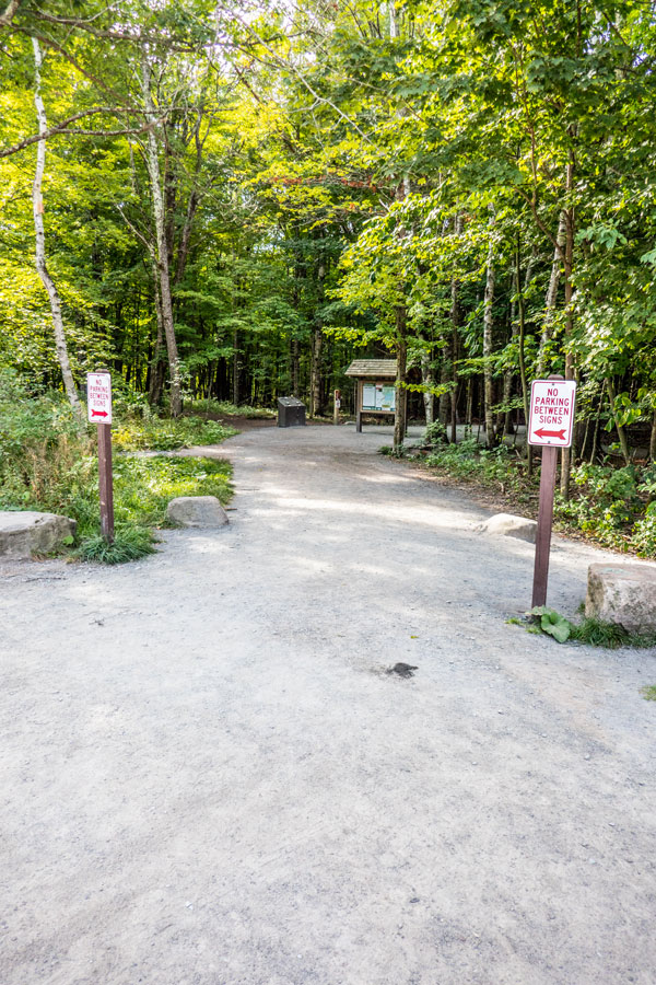 Trail head for this hike of southern escarpment trail and kaaterskill falls