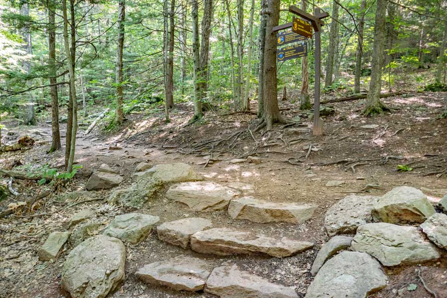 trail junction to the bottom of kaaterskill falls