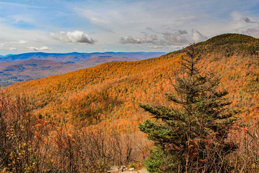 excellent view of black dome mountain from near the summit of Blackhead Mountain