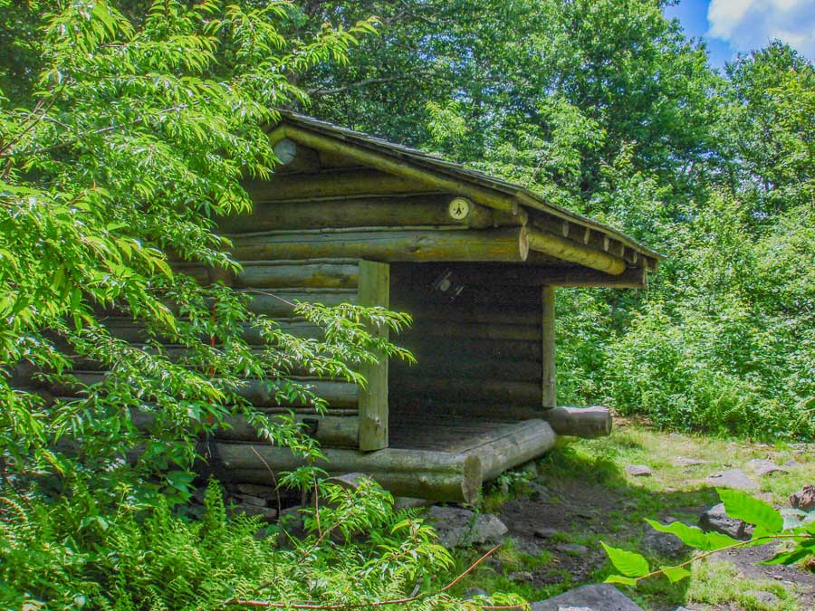 Bouton Memorial lean-to on table mountain