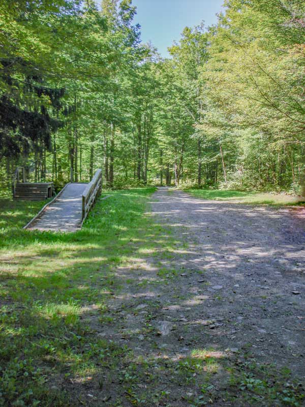 Parking lot for hiking to Hunter Mountain