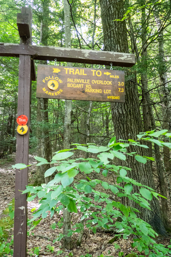 Trail Junction sign for horse trail to palenville overlook