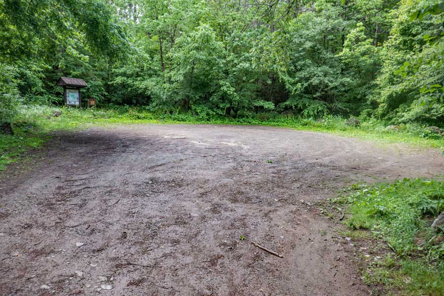 Kelly Hollow parking area