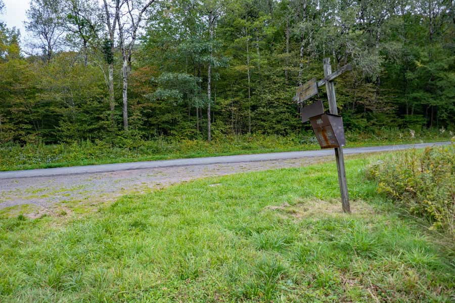 DEC registration box for the Touch-Me-Not Trail on Beech Hill Road