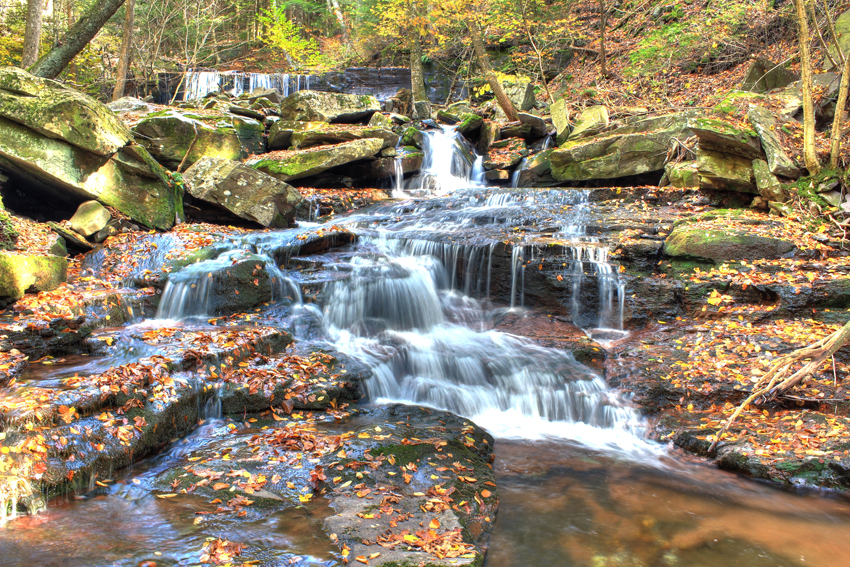 bridal veil falls in Hell's Hole