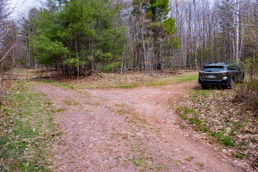 Parking area for hike to Cave Mountain Trail View Point