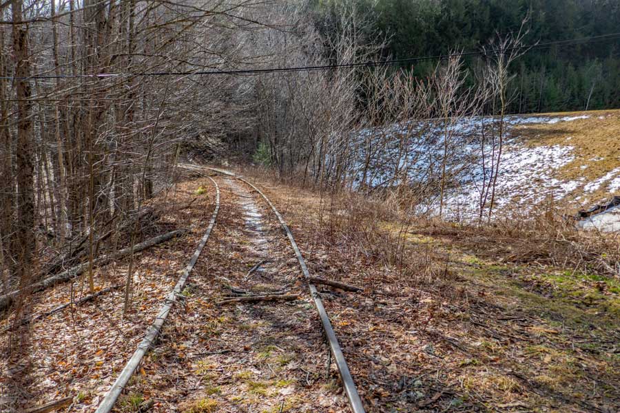trail head for cathedral hollow trail