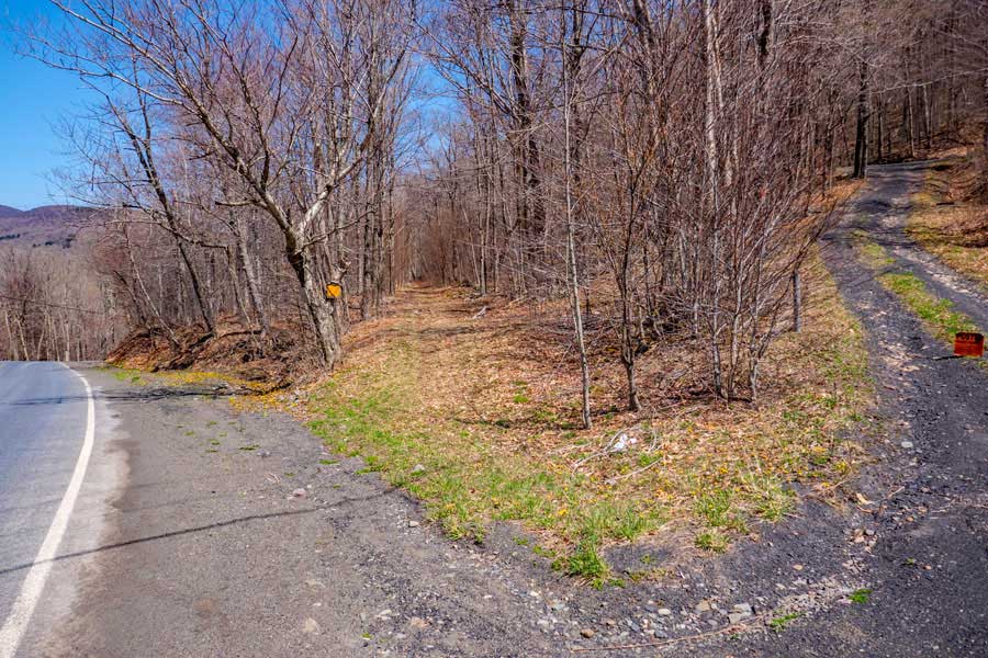 beginning of the Winnisook Trail