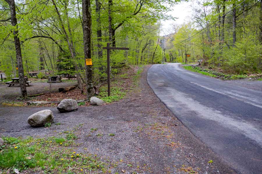 Woodland valley road to woodland valley parking area  