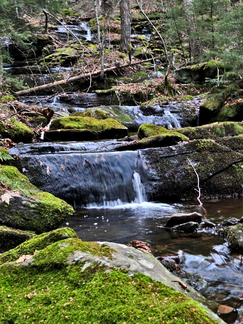 view of Santa Cruz upper cascade from the base of the waterfalls
