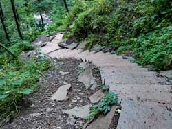 July 29, 2023, a 18-year-old girl fell on the stone steps on Kaaterskill Falls